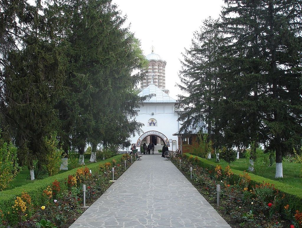 Manastirea_Samurcasesti_-_intrarea